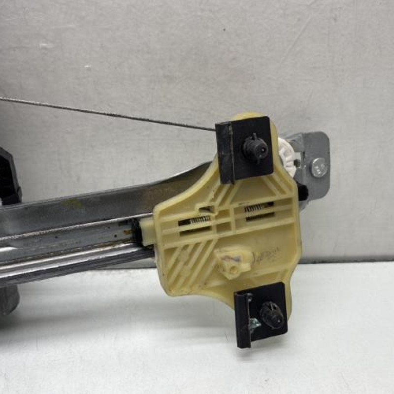 Leve vitre electrique avant gauche RENAULT CLIO 4 Photo n°2