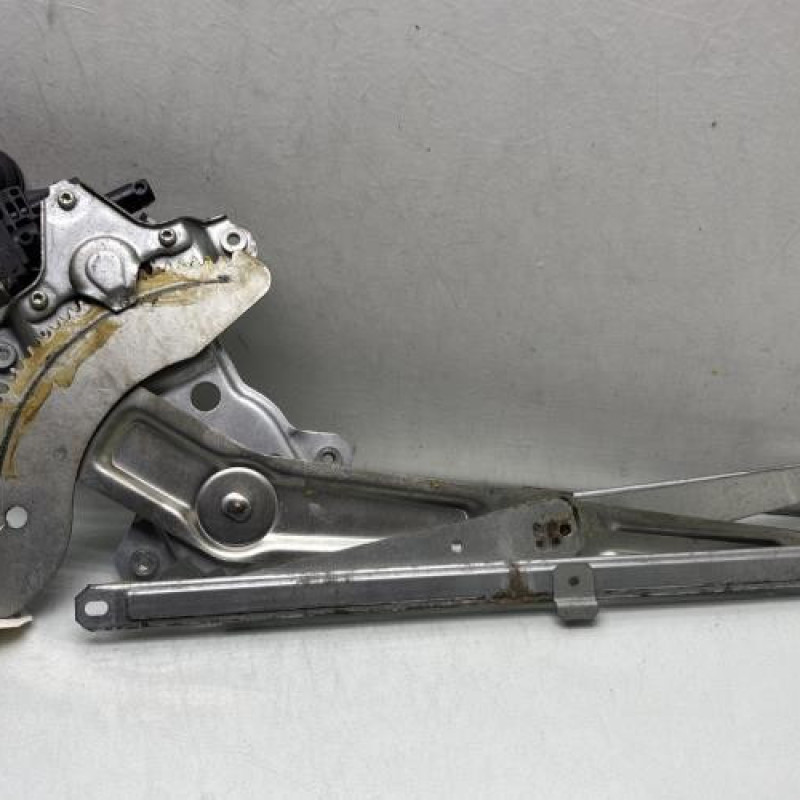 Leve vitre electrique avant droit SUZUKI SWIFT 3 Photo n°3