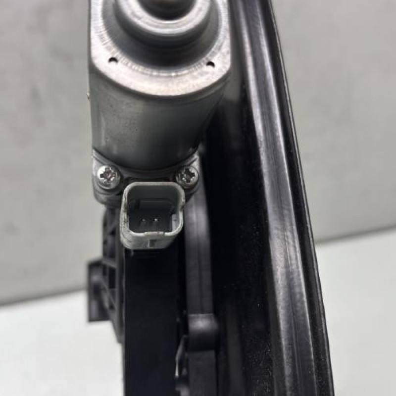 Leve vitre electrique avant droit RENAULT KADJAR Photo n°5