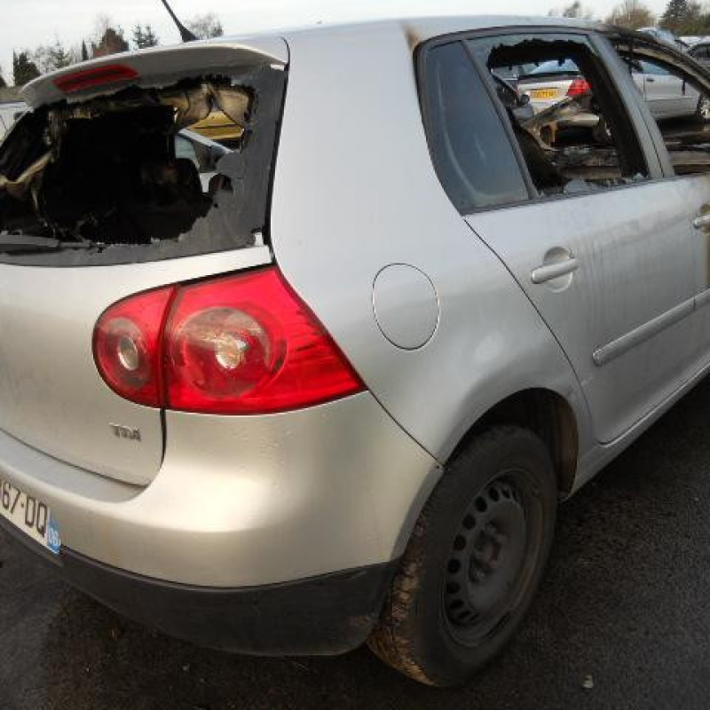 Renfort pare choc arriere (traverse) VOLKSWAGEN GOLF 5 Photo n°4