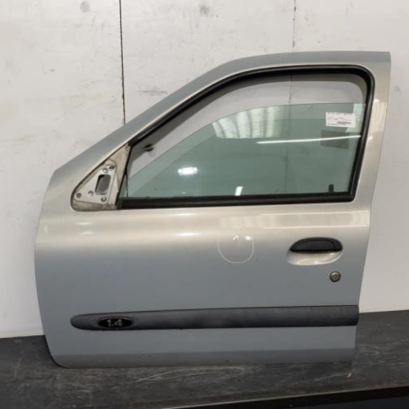 Porte avant gauche RENAULT CLIO 2 Photo n°1