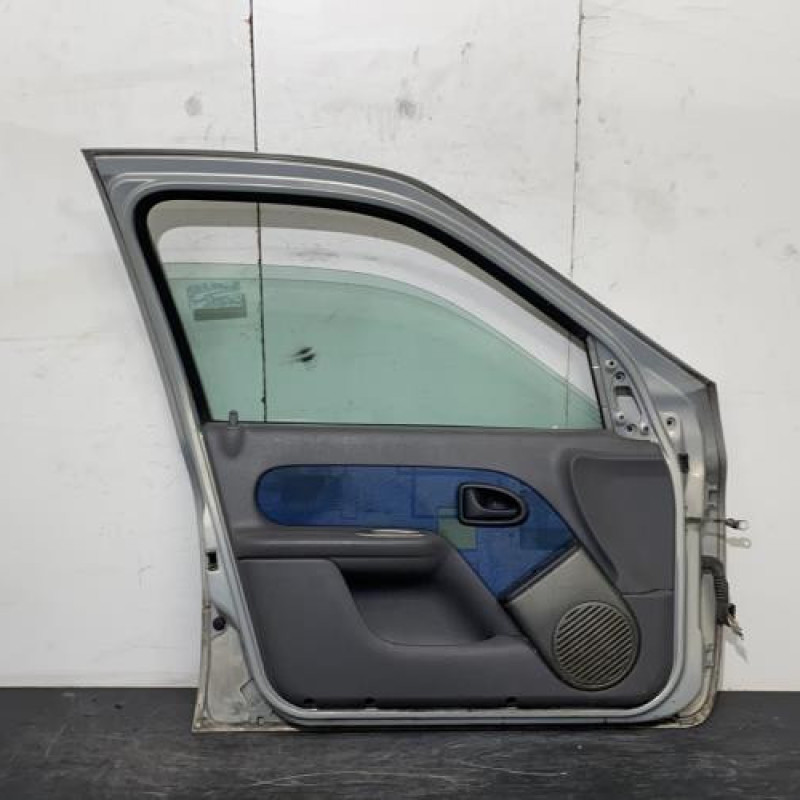 Porte avant gauche RENAULT CLIO 2 Photo n°3