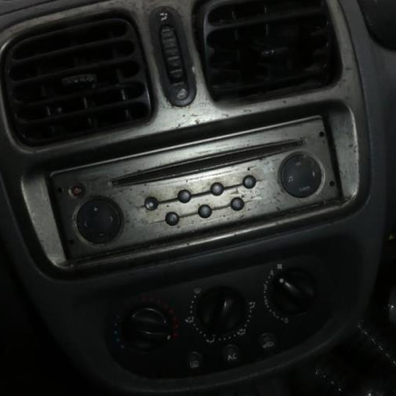 Porte avant gauche RENAULT CLIO 2 Photo n°4