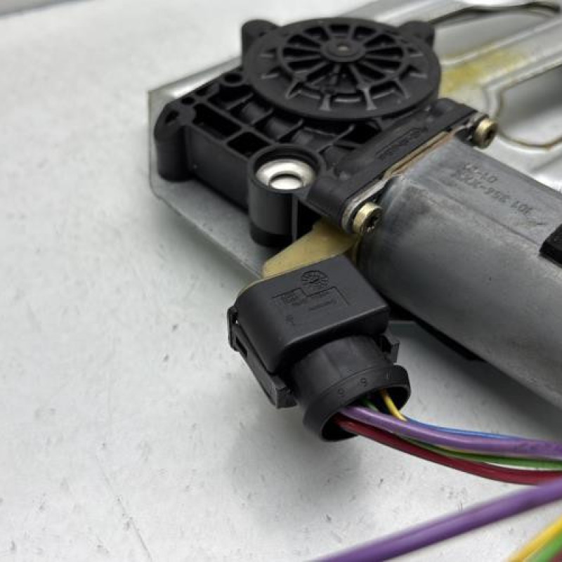 Leve vitre electrique avant droit VOLVO S 60 1 Photo n°3