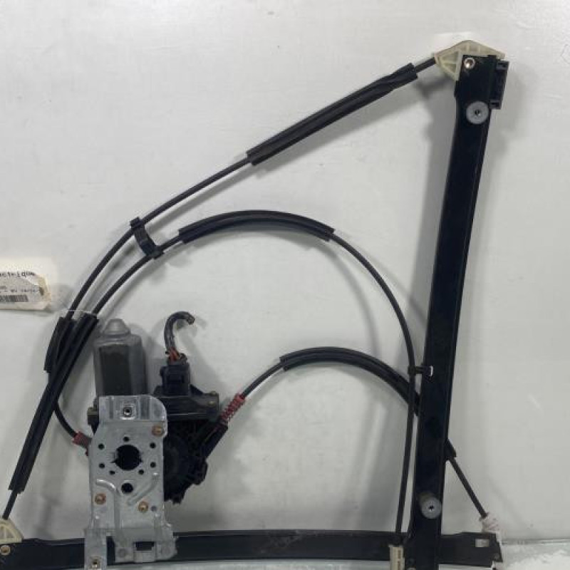 Leve vitre electrique avant droit VOLKSWAGEN POLO 3 Photo n°3