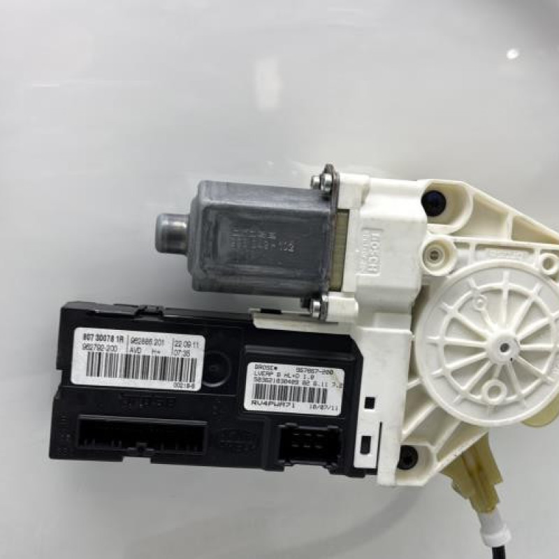 Leve vitre electrique avant droit RENAULT LAGUNA 3 Photo n°6
