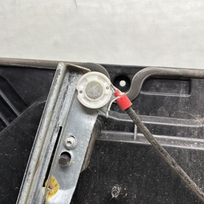 Leve vitre electrique avant gauche FORD FIESTA 6 Photo n°6