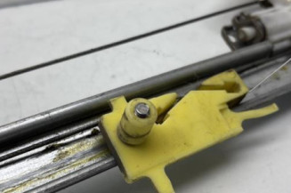 Leve vitre mecanique avant droit NISSAN PRIMASTAR 1