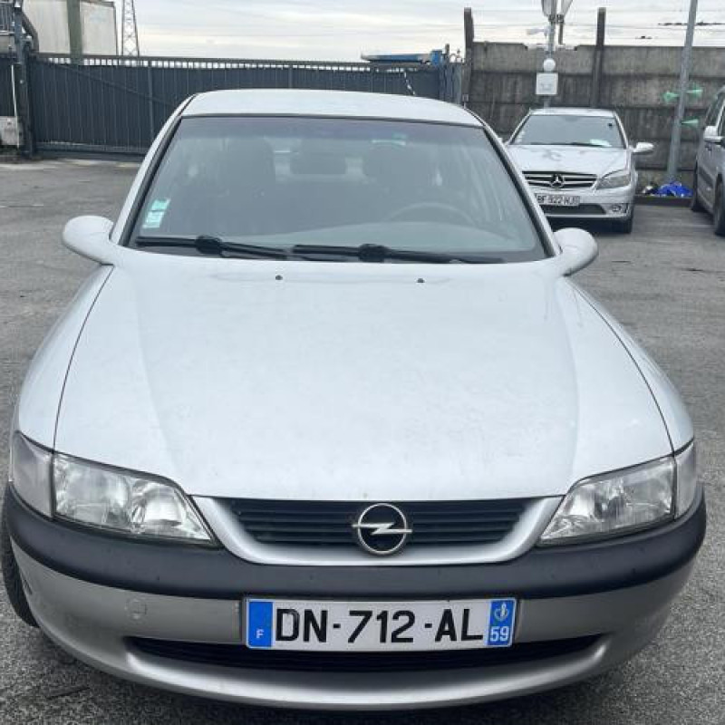 Leve vitre electrique avant gauche OPEL VECTRA B Photo n°11