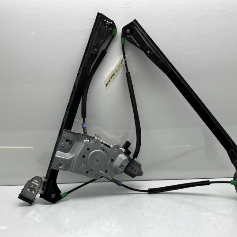 Leve vitre electrique avant gauche VOLKSWAGEN POLO 3 Photo n°1