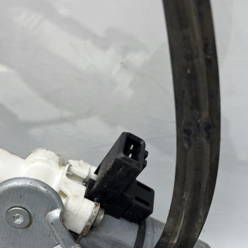 Leve vitre electrique avant gauche VOLKSWAGEN POLO 3 Photo n°5