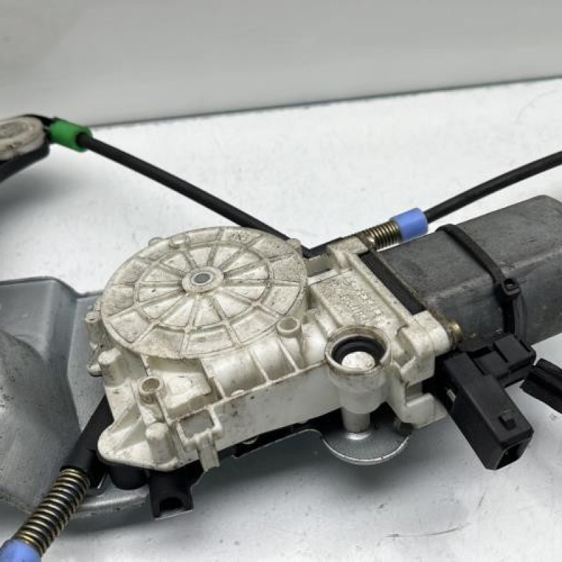 Leve vitre electrique avant gauche VOLKSWAGEN POLO 3 Photo n°7