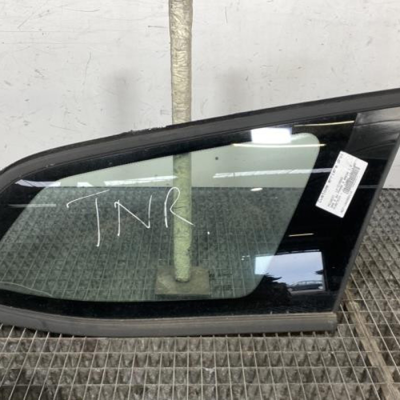 Custode arriere droit PEUGEOT 308 2 SW Photo n°1