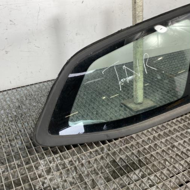 Custode arriere droit PEUGEOT 308 2 SW Photo n°2