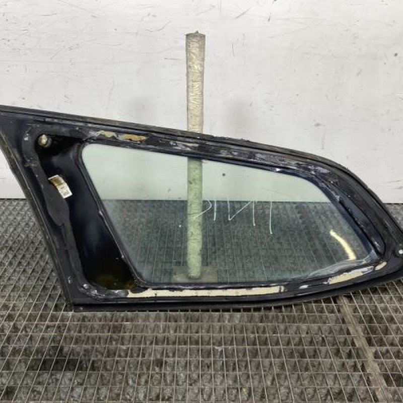 Custode arriere droit PEUGEOT 308 2 SW Photo n°4