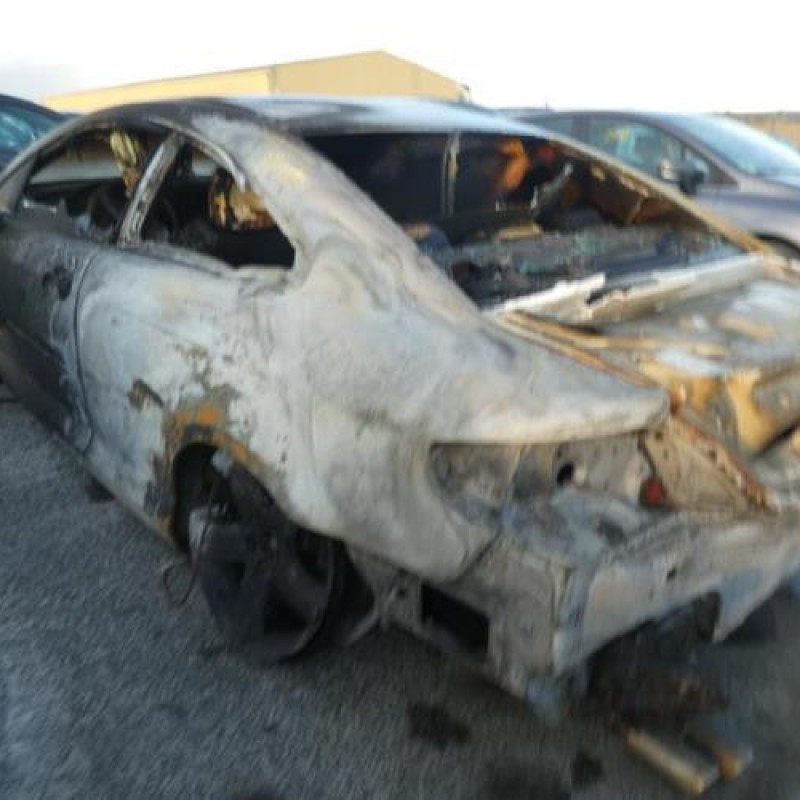 Custode arriere droit PEUGEOT 407 Photo n°8