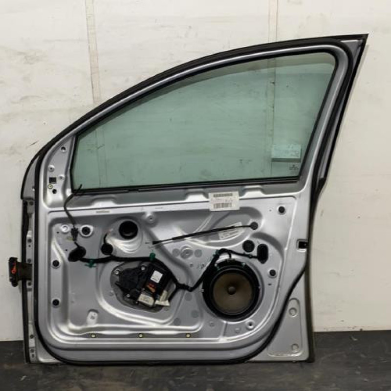 Porte avant droit VOLKSWAGEN GOLF 5 Photo n°1