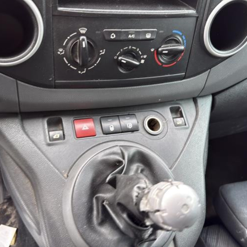 Pretensionneur de ceinture avant droit PEUGEOT PARTNER 2 Photo n°19