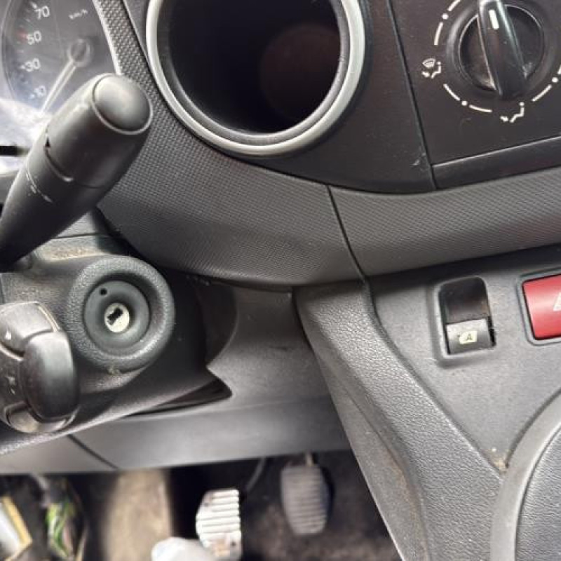 Pretensionneur de ceinture avant droit PEUGEOT PARTNER 2 Photo n°20