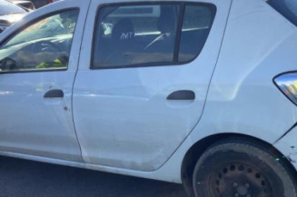 Attache ceinture avant droit DACIA SANDERO 2