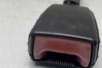 Attache ceinture avant gauche KIA CEE-D 1