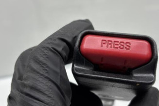 Attache ceinture avant droit RENAULT KADJAR
