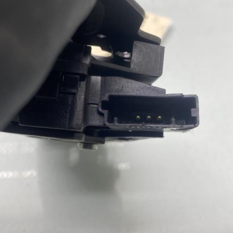 Serrure de hayon VAUXHALL ASTRA H Photo n°4