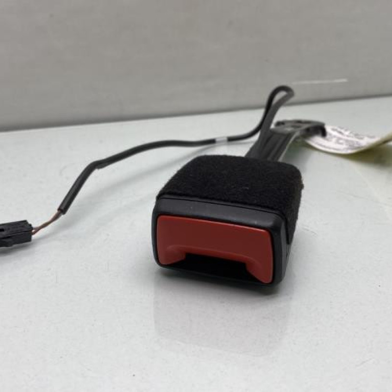 Attache ceinture avant gauche VOLKSWAGEN POLO 6 Photo n°1