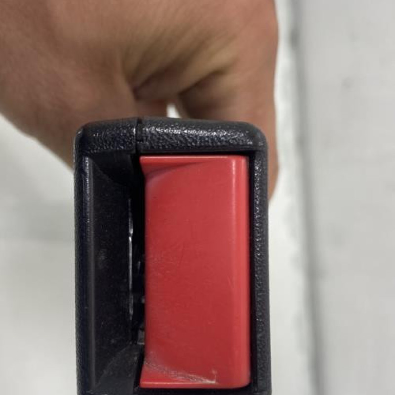 Attache ceinture avant droit TOYOTA YARIS 1 Photo n°3