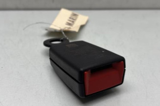 Attache ceinture avant droit RENAULT TRAFIC 3 COURT