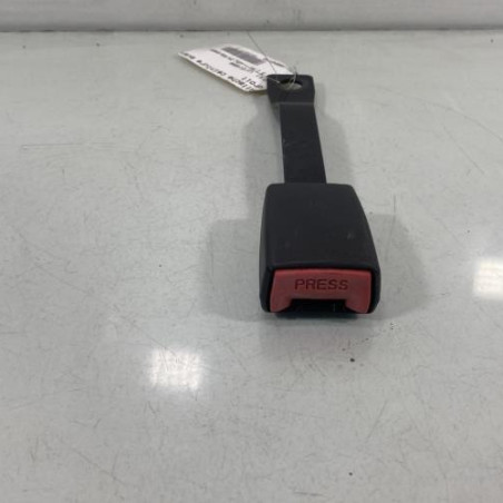 Attache ceinture avant droit SUZUKI ALTO 3