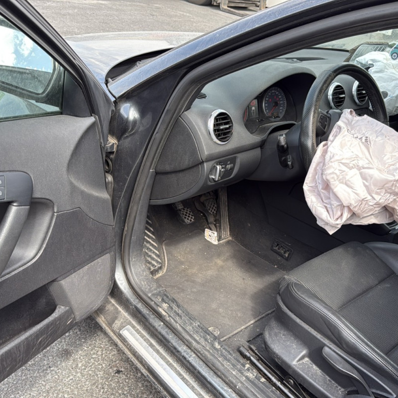 AUDI A3 2 SPORTBACK PHASE 2 2.0 TDI - 16V TURBO Photo n°9