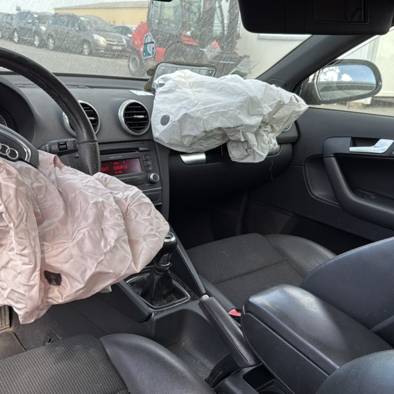 AUDI A3 2 SPORTBACK PHASE 2 2.0 TDI - 16V TURBO Photo n°12