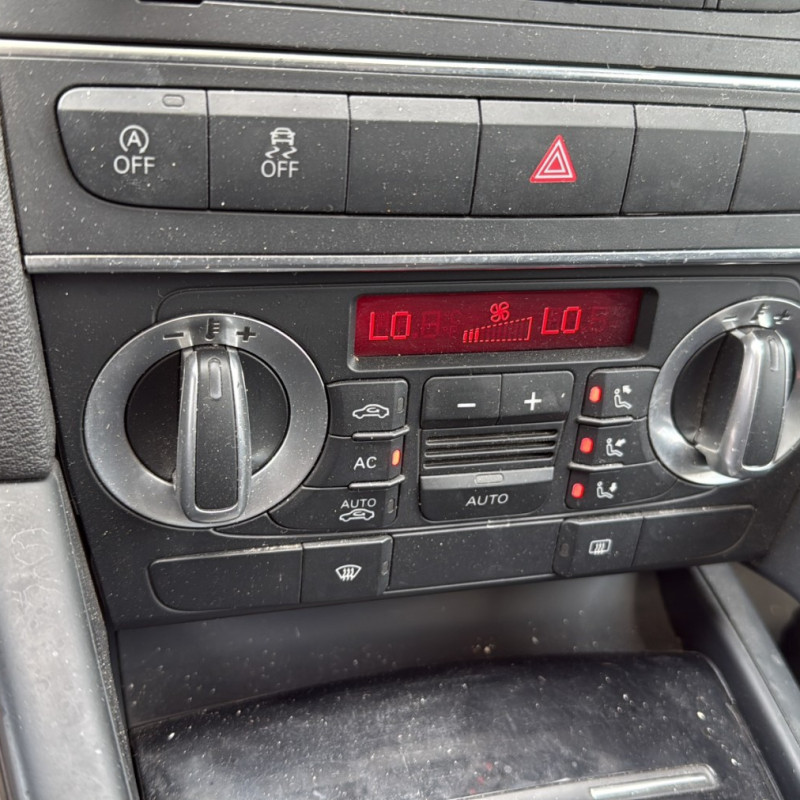 AUDI A3 2 SPORTBACK PHASE 2 2.0 TDI - 16V TURBO Photo n°16