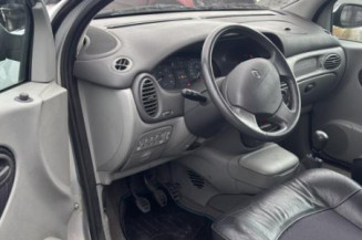 Feu arriere stop central RENAULT SCENIC 1