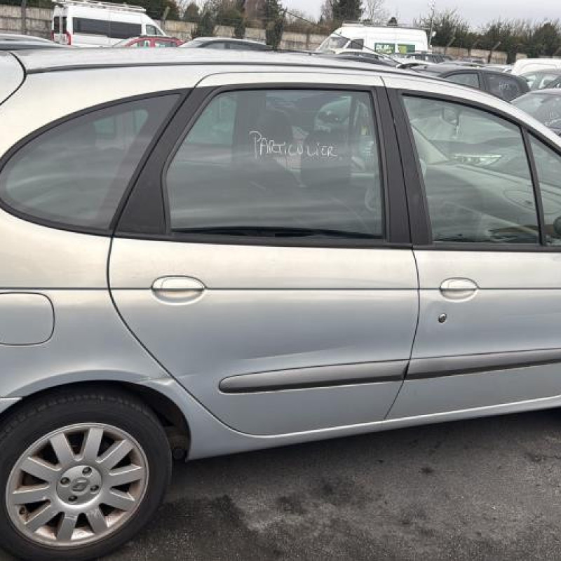Crochet de remorquage RENAULT SCENIC 1 Photo n°7