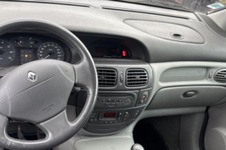 Pivot de moyeu avant gauche RENAULT SCENIC 1