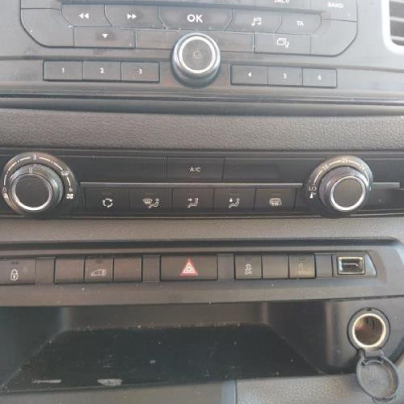 Attache ceinture centrale avant PEUGEOT EXPERT 4 Photo n°17