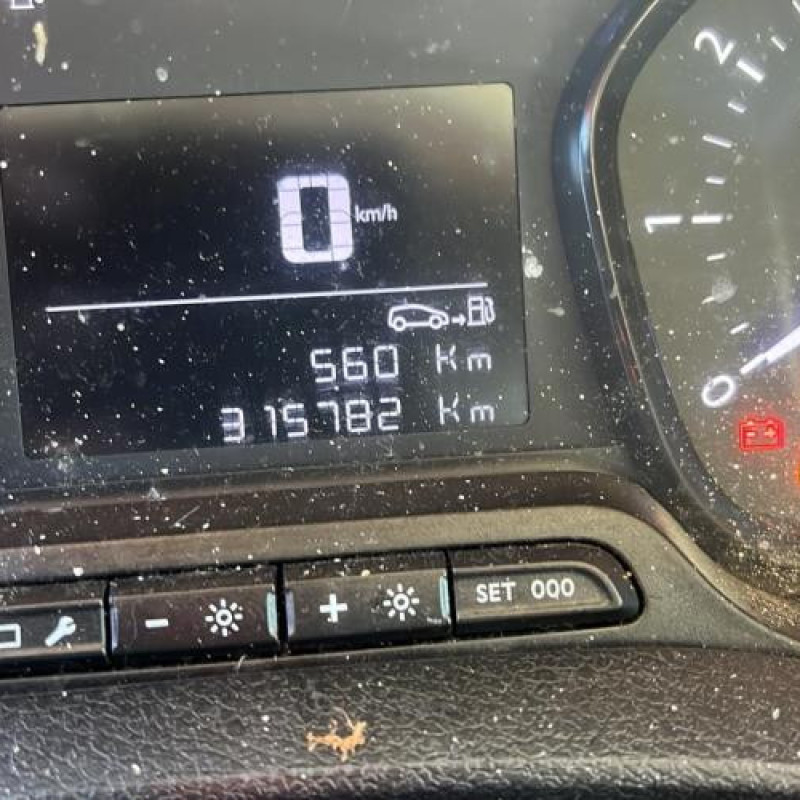 Attache ceinture centrale avant PEUGEOT EXPERT 4 Photo n°18