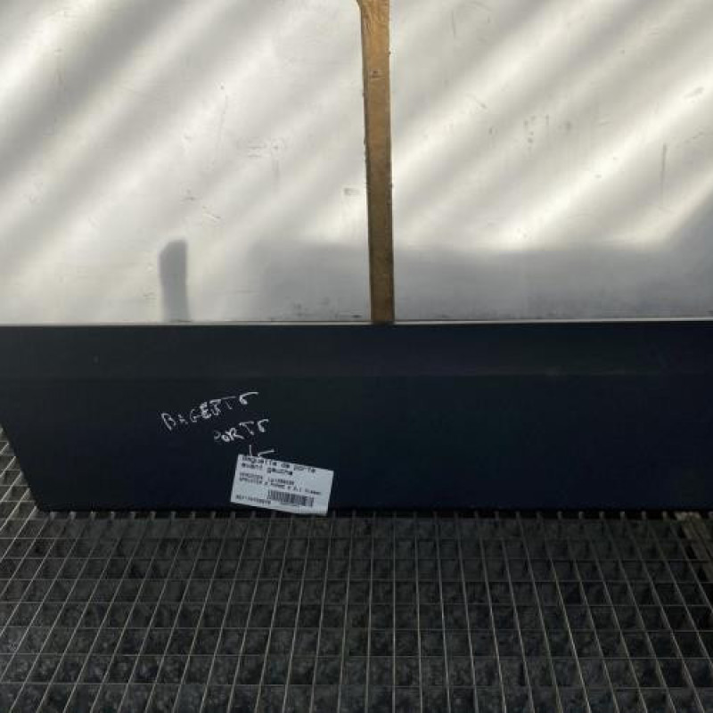 Baguette de porte avant gauche MERCEDES SPRINTER 2 Photo n°2