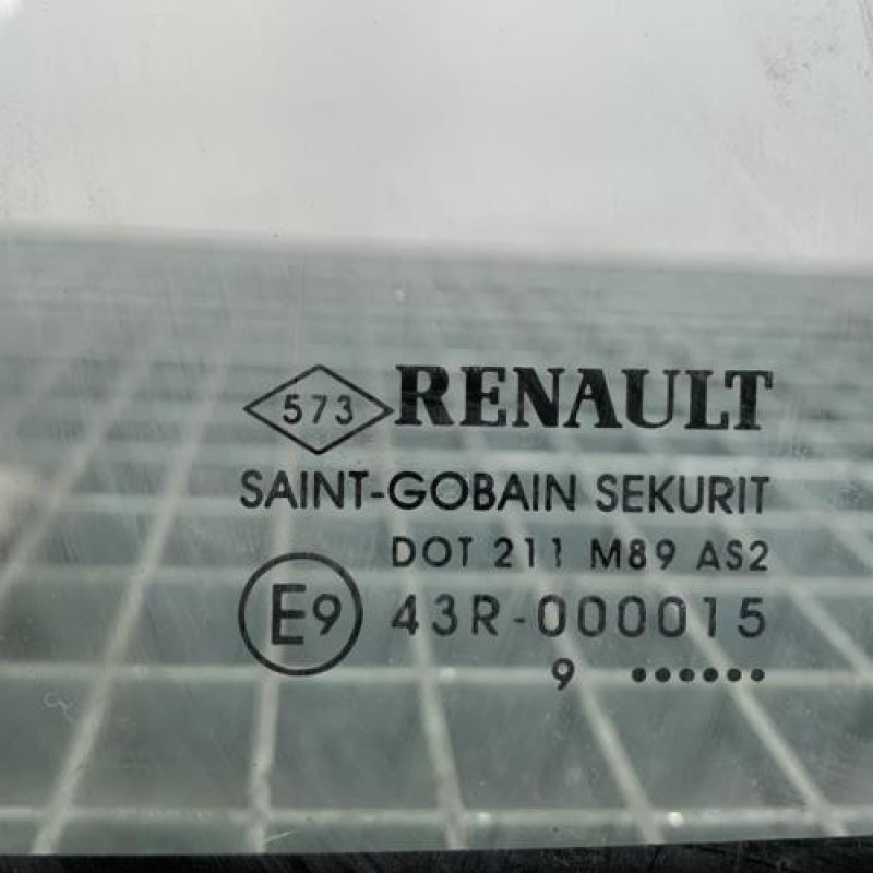 Custode arriere droit (porte) RENAULT MEGANE 3 Photo n°3