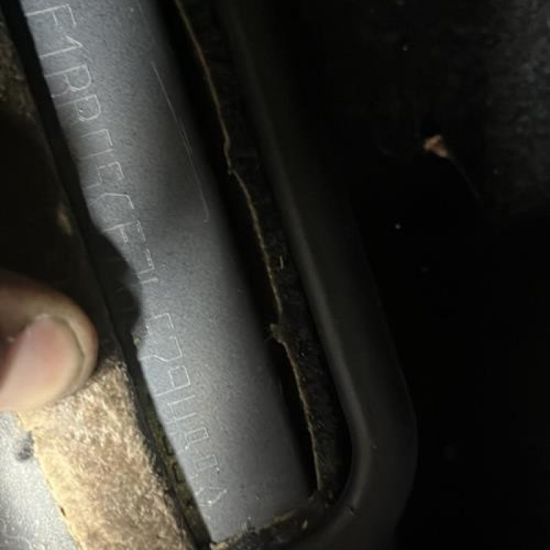 Custode arriere droit (porte) RENAULT CLIO 2 Photo n°11