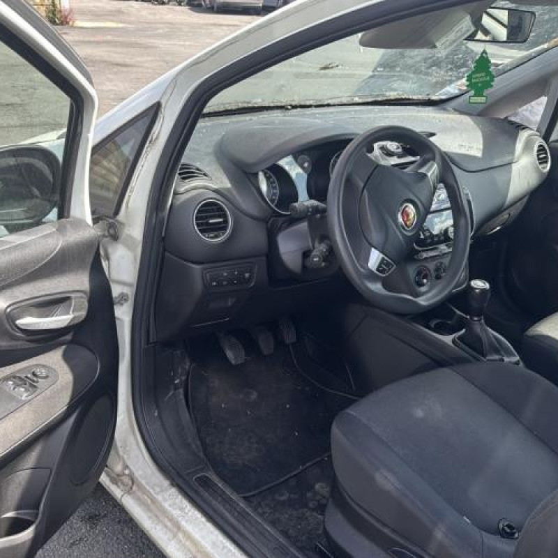 Custode arriere gauche FIAT GRANDE PUNTO Photo n°13