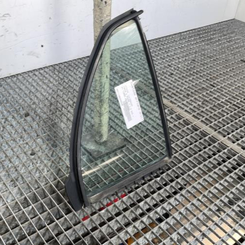 Custode arriere droit (porte) TOYOTA YARIS 2 Photo n°3