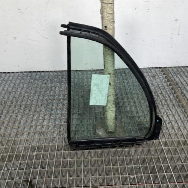 Custode arriere droit (porte) TOYOTA YARIS 2 Photo n°4