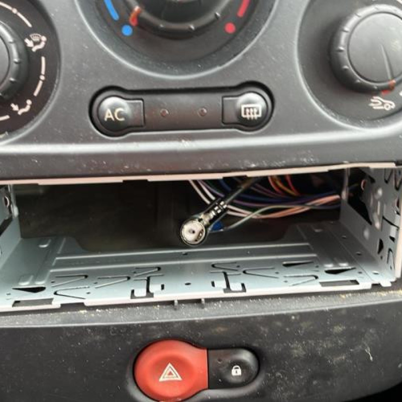 Amortisseur avant gauche RENAULT CLIO 3 Photo n°6