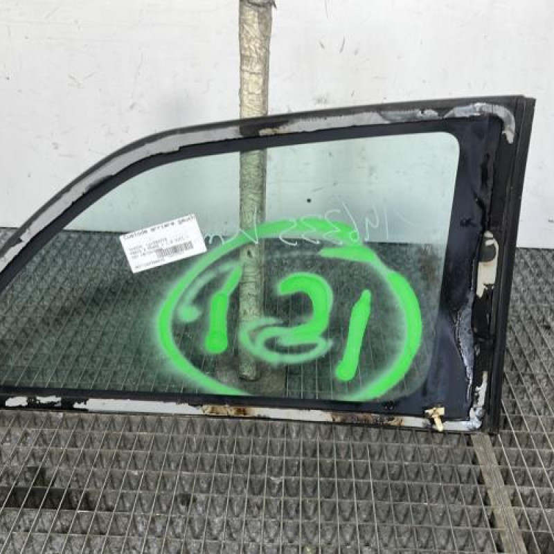 Custode arriere gauche TOYOTA YARIS 2 Photo n°4