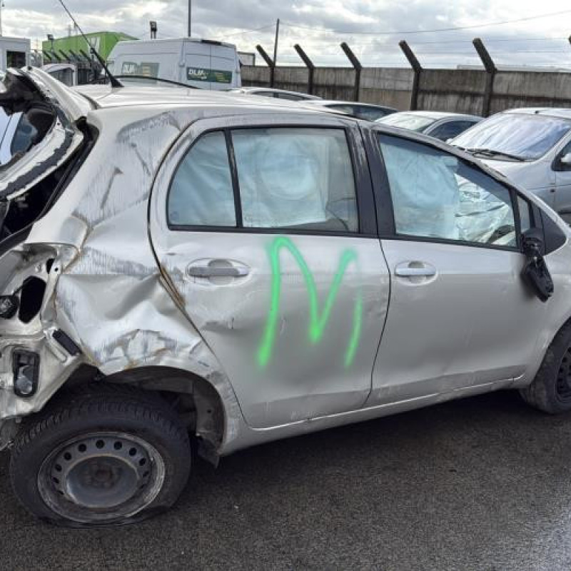 Custode avant gauche (porte) TOYOTA YARIS 2 Photo n°11