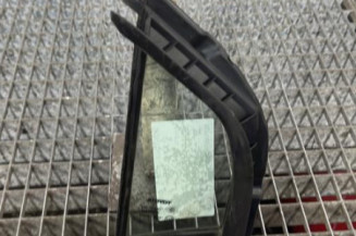 Custode avant gauche (porte) TOYOTA YARIS 2