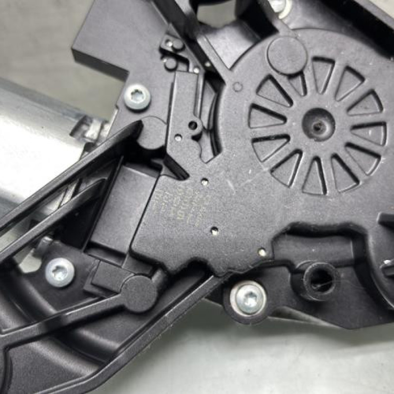 Moteur essuie glace arriere RENAULT KADJAR Photo n°4